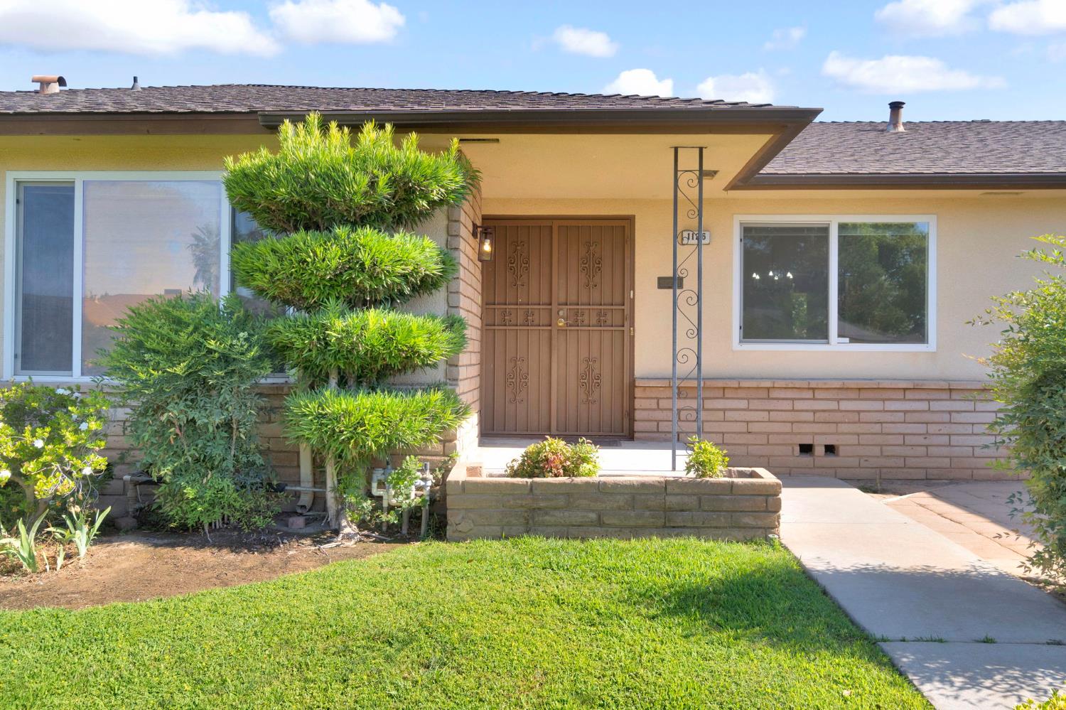 1126 E Paul Ave, Fresno, CA 93710
