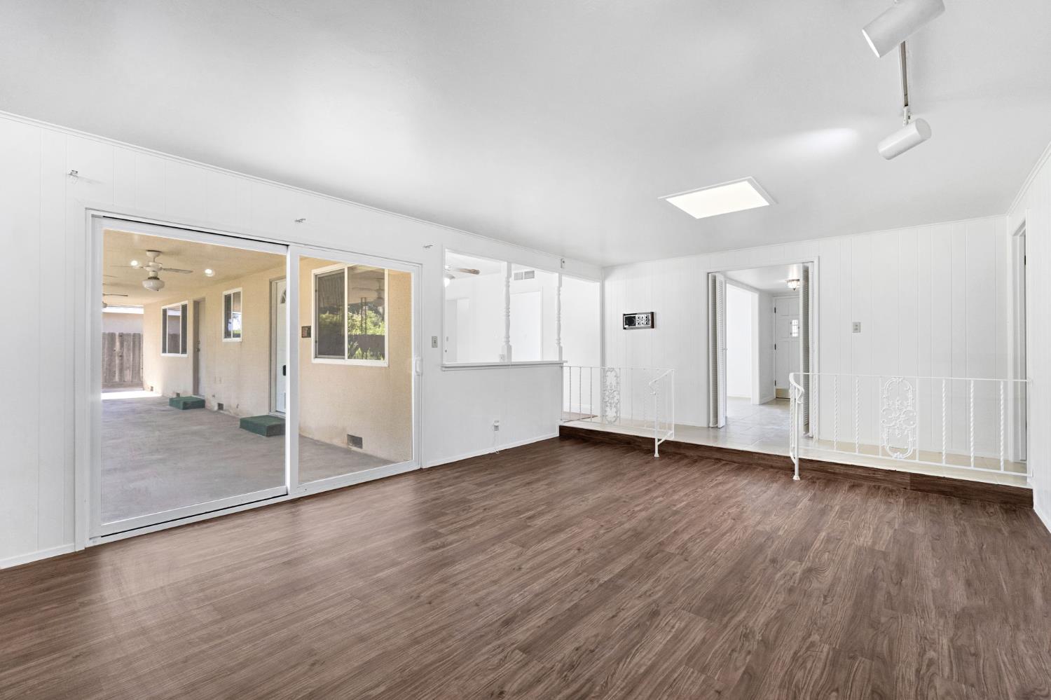 1126 E Paul Ave, Fresno, CA 93710