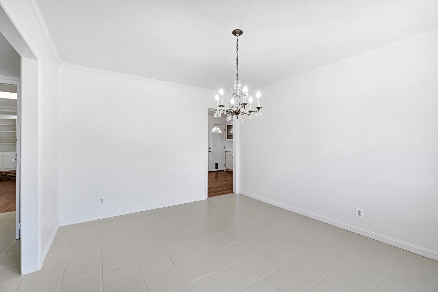 1126 E Paul Ave, Fresno, CA 93710