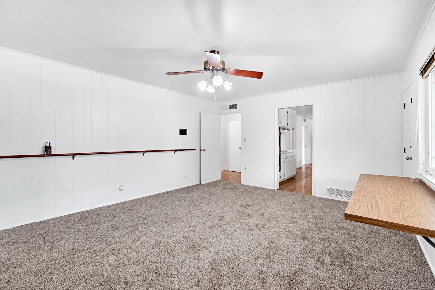 1126 E Paul Ave, Fresno, CA 93710