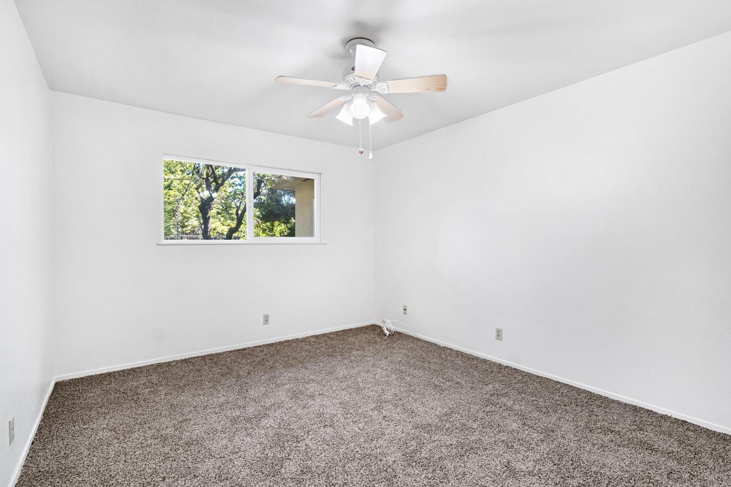 1126 E Paul Ave, Fresno, CA 93710