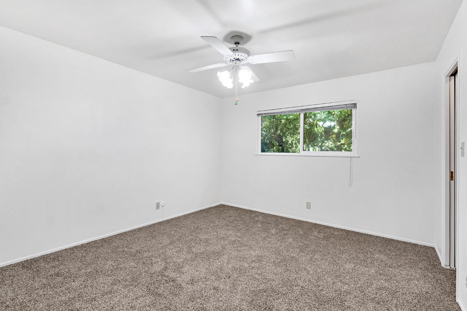 1126 E Paul Ave, Fresno, CA 93710