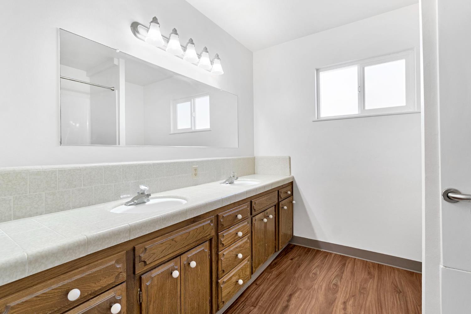 1126 E Paul Ave, Fresno, CA 93710