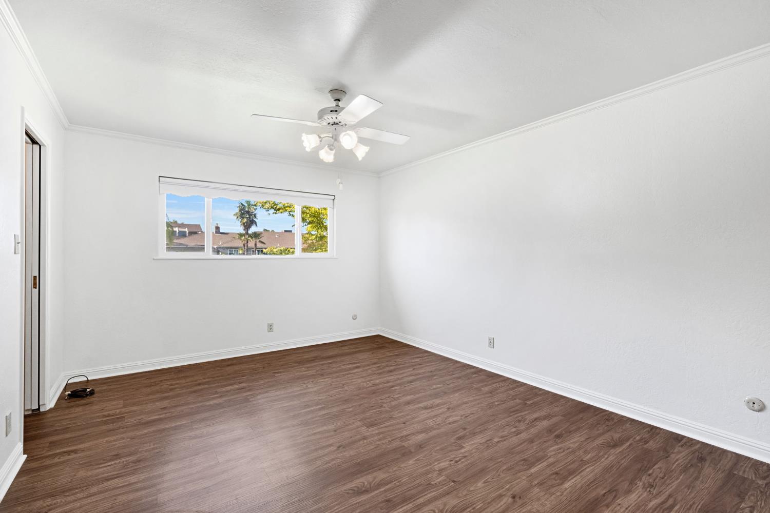 1126 E Paul Ave, Fresno, CA 93710