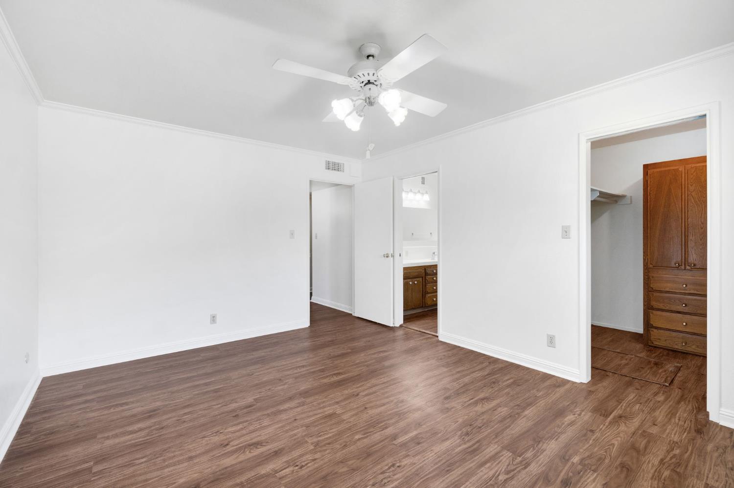 1126 E Paul Ave, Fresno, CA 93710