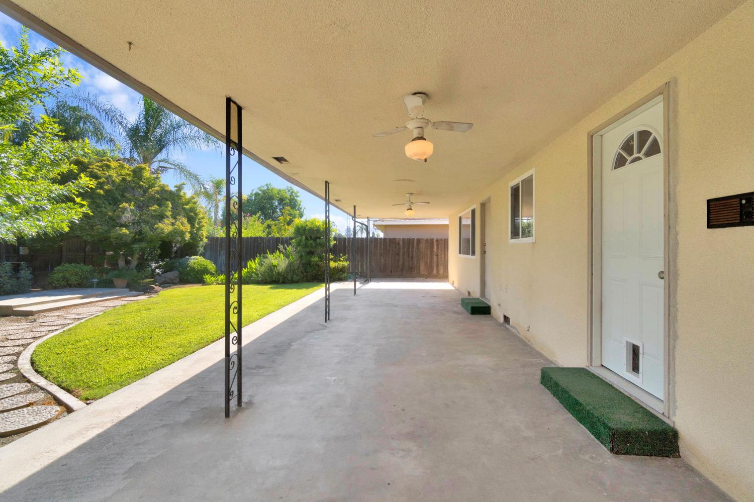 1126 E Paul Ave, Fresno, CA 93710
