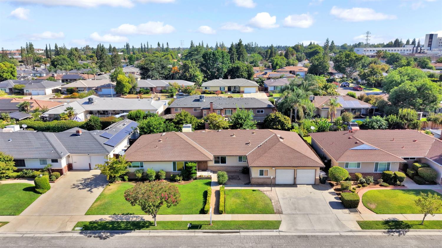 1126 E Paul Ave, Fresno, CA 93710