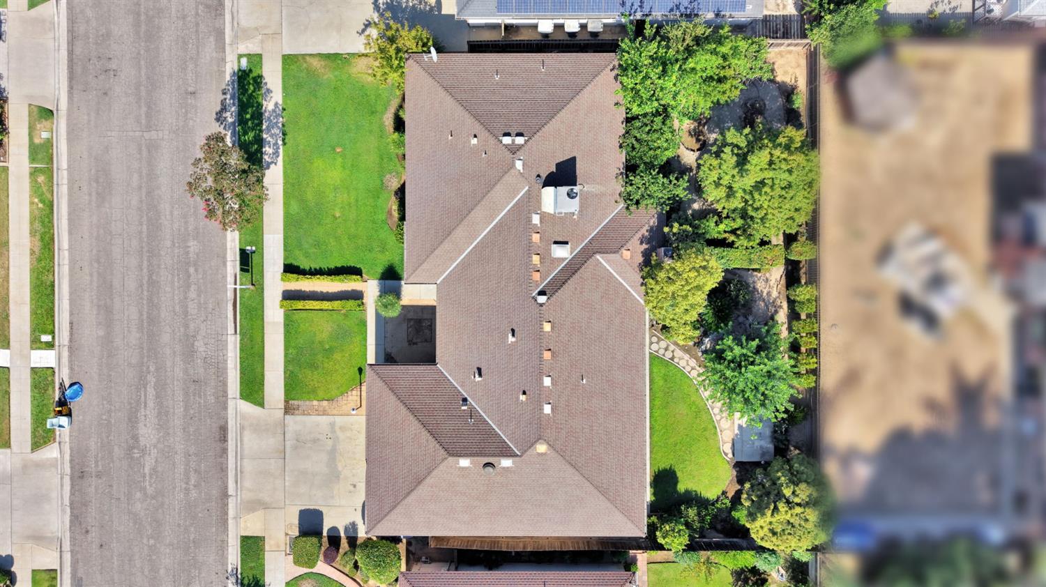 1126 E Paul Ave, Fresno, CA 93710